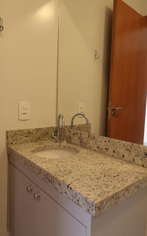 Apartamento para alugar com 70m², 2 quartos e 1 vaga Apartamento para alugar com 70m², 2 quartos e 1 vagaBanheiro da Suíte