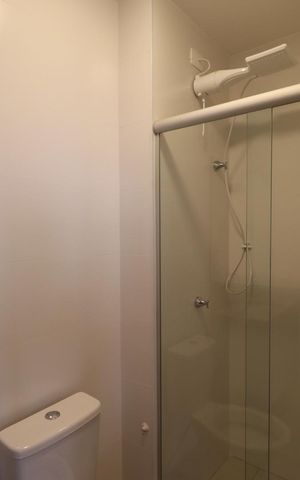 Apartamento para alugar com 70m², 2 quartos e 1 vaga Apartamento para alugar com 70m², 2 quartos e 1 vagaBanheiro da Suíte