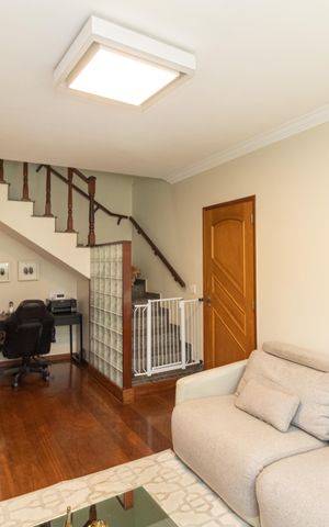 Casa para alugar com 190m², 3 quartos e 5 vagas Casa para alugar com 190m², 3 quartos e 5 vagasSala