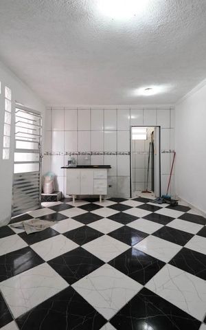 Casa à venda com 75m², 2 quartos e sem vagaSala/Cozinha