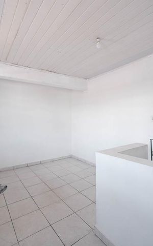 Casa à venda com 75m², 2 quartos e sem vagaQuarto