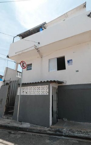 Casa à venda com 75m², 2 quartos e sem vagaFachada