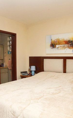 Casa à venda com 350m², 3 quartos e 3 vagasSuíte