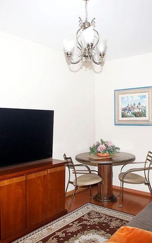 Casa à venda com 350m², 3 quartos e 3 vagasSala 2