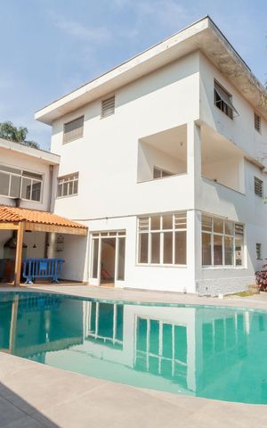 Casa à venda com 420m², 4 quartos e 6 vagasPiscina