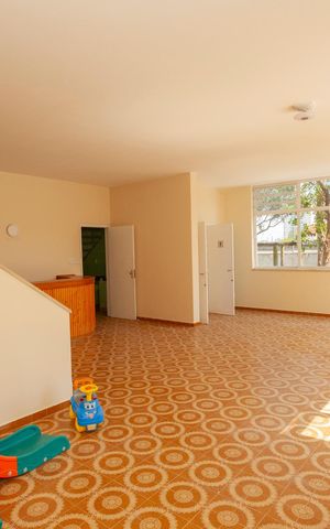 Casa à venda com 420m², 4 quartos e 6 vagasÁrea comum - Piscina