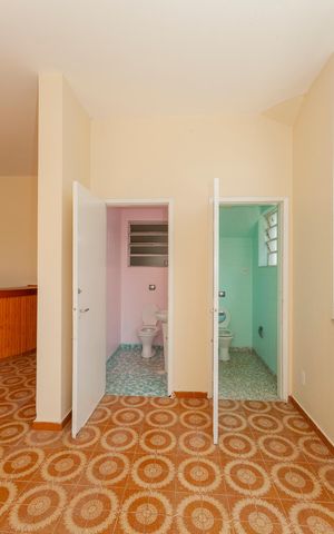 Casa à venda com 420m², 4 quartos e 6 vagasBanheiro da Piscina