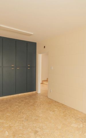 Casa à venda com 420m², 4 quartos e 6 vagasCopa