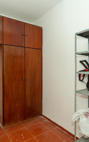 Casa à venda com 420m², 4 quartos e 6 vagasQuarto de Serviço