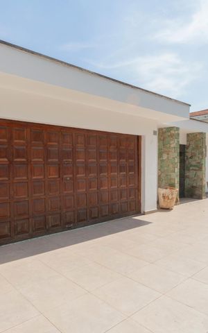 Casa à venda com 420m², 4 quartos e 6 vagasGaragem
