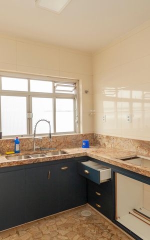 Casa à venda com 420m², 4 quartos e 6 vagasCozinha