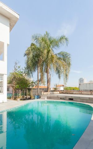 Casa à venda com 420m², 4 quartos e 6 vagasPiscina