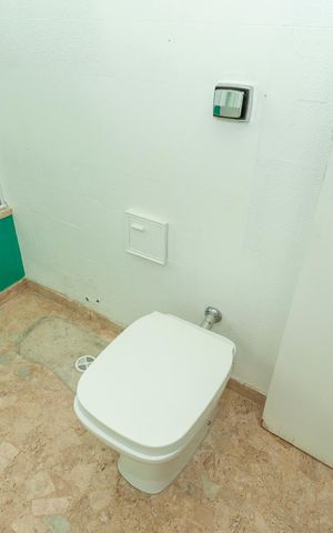 Casa à venda com 420m², 4 quartos e 6 vagasBanheiro Social