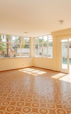 Casa à venda com 420m², 4 quartos e 6 vagasÁrea comum - Piscina