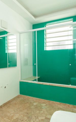Casa à venda com 420m², 4 quartos e 6 vagasBanheiro Social