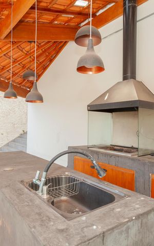 Casa à venda com 420m², 4 quartos e 6 vagasChurrasqueira