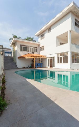 Casa à venda com 420m², 4 quartos e 6 vagasPiscina