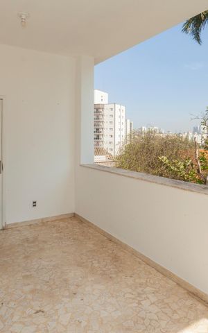 Casa à venda com 420m², 4 quartos e 6 vagasVaranda da Sala