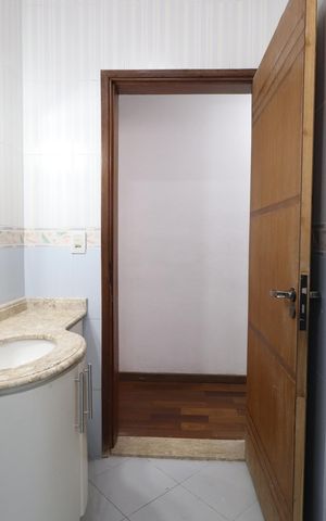 Casa à venda com 210m², 3 quartos e 4 vagasBanheiro