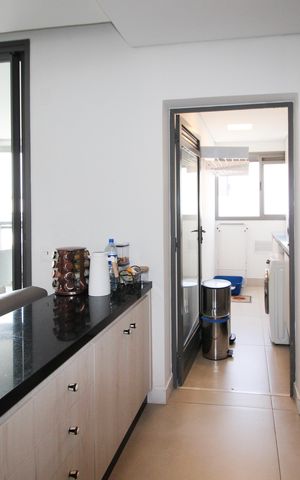 Apartamento à venda com 109m², 2 quartos e 2 vagas Apartamento à venda com 109m², 2 quartos e 2 vagasCozinha