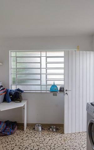 Casa à venda com 333m², 4 quartos e 4 vagas Casa à venda com 333m², 4 quartos e 4 vagasÁrea de Serviço