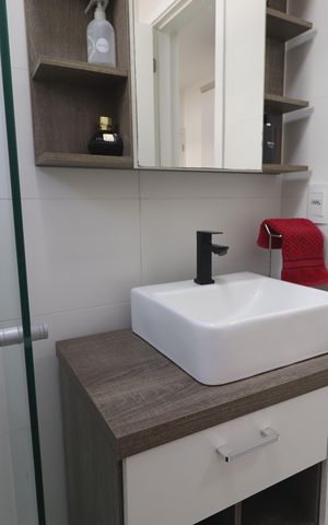 Apartamento à venda com 66m², 2 quartos e 2 vagasBanheiro da Suíte