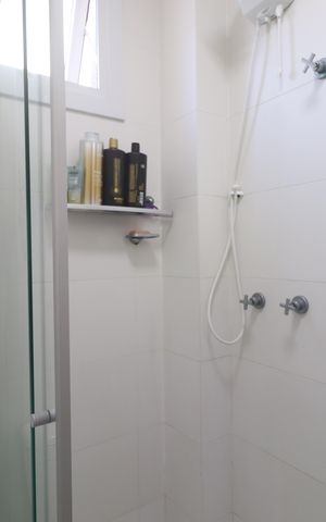 Apartamento à venda com 66m², 2 quartos e 2 vagasBanheiro da Suíte