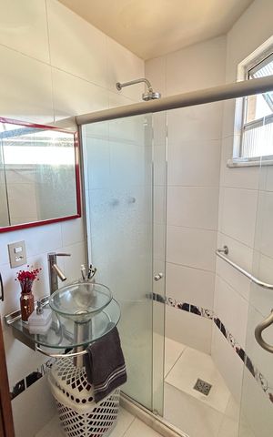 Apartamento à venda com 179m², 4 quartos e 3 vagasBanheiro 1