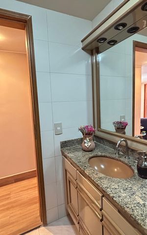 Apartamento à venda com 179m², 4 quartos e 3 vagasBanheiro 2