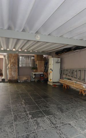 Casa à venda com 147m², 2 quartos e 3 vagasGaragem