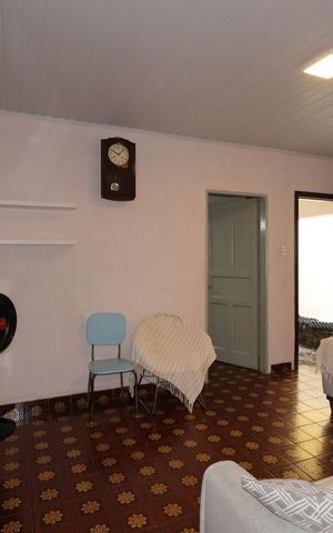 Casa à venda com 147m², 2 quartos e 3 vagasSala