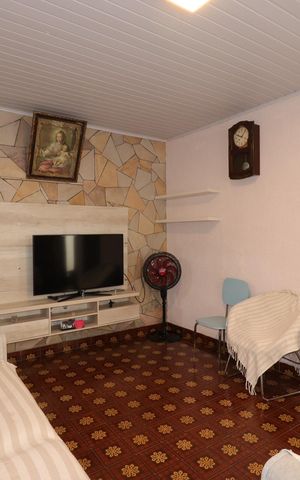 Casa à venda com 147m², 2 quartos e 3 vagasSala
