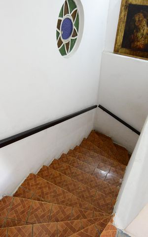 Casa para alugar com 160m², 2 quartos e 1 vagaEscada