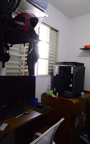 Casa para alugar com 160m², 2 quartos e 1 vagaEscritório