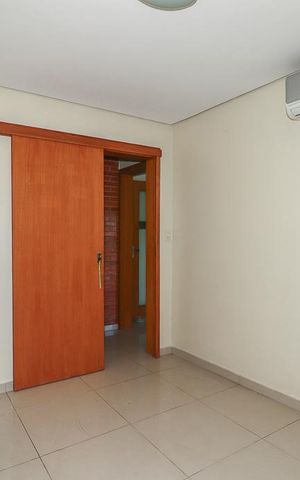 Casa à venda com 220m², 5 quartos e 5 vagasQuarto 5 / Casa Fundos