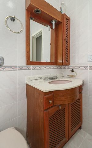 Casa à venda com 220m², 5 quartos e 5 vagasBanheiro da Suíte