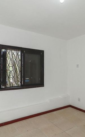 Casa à venda com 220m², 5 quartos e 5 vagasQuarto 2