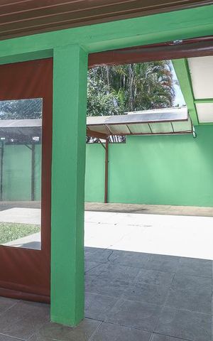 Casa à venda com 220m², 5 quartos e 5 vagasÁrea coberta