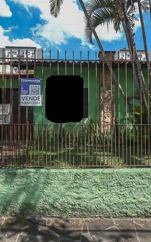 Casa à venda com 220m², 5 quartos e 5 vagasFachada