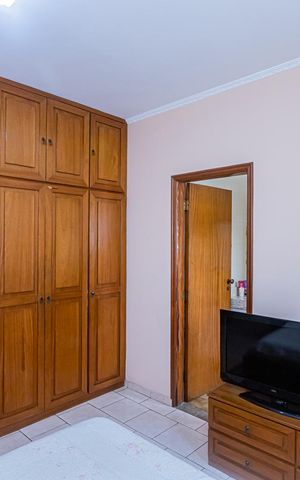 Casa à venda com 330m², 5 quartos e 2 vagas Casa à venda com 330m², 5 quartos e 2 vagasSuite