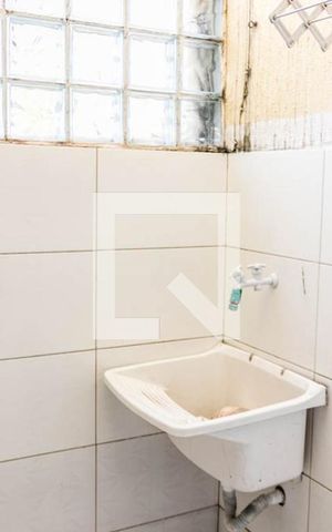 Casa de condomínio para alugar com 100m², 3 quartos e sem vaga