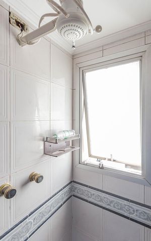 Apartamento para alugar com 65m², 2 quartos e 1 vagaBanheiro