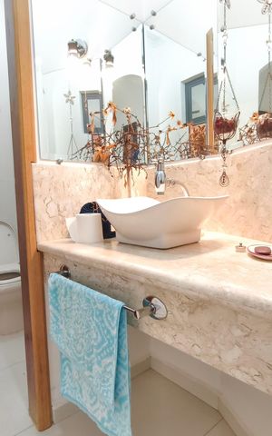 Casa à venda com 445m², 5 quartos e 5 vagas Casa à venda com 445m², 5 quartos e 5 vagasLavabo