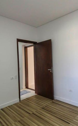 Casa à venda com 100m², 3 quartos e 2 vagas Casa à venda com 100m², 3 quartos e 2 vagasQuarto 1