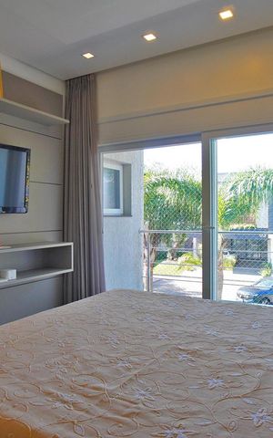 Casa de condomínio à venda com 241m², 3 quartos e 3 vagasSuíte 1