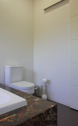 Casa de condomínio à venda com 241m², 3 quartos e 3 vagasBanheiro da Suíte 1