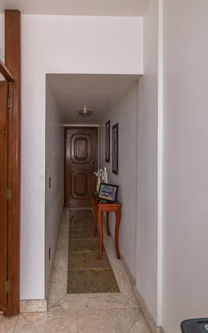 Apartamento à venda com 400m², 5 quartos e 3 vagas Apartamento à venda com 400m², 5 quartos e 3 vagasEntrada