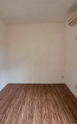 Casa de condomínio à venda com 360m², 3 quartos e 2 vagas Casa de condomínio à venda com 360m², 3 quartos e 2 vagasQuarto 2