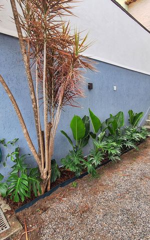 Casa de condomínio à venda com 360m², 3 quartos e 2 vagas Casa de condomínio à venda com 360m², 3 quartos e 2 vagasÁrea Externa