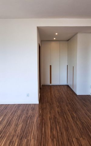 Casa de condomínio à venda com 360m², 3 quartos e 2 vagas Casa de condomínio à venda com 360m², 3 quartos e 2 vagasSuíte